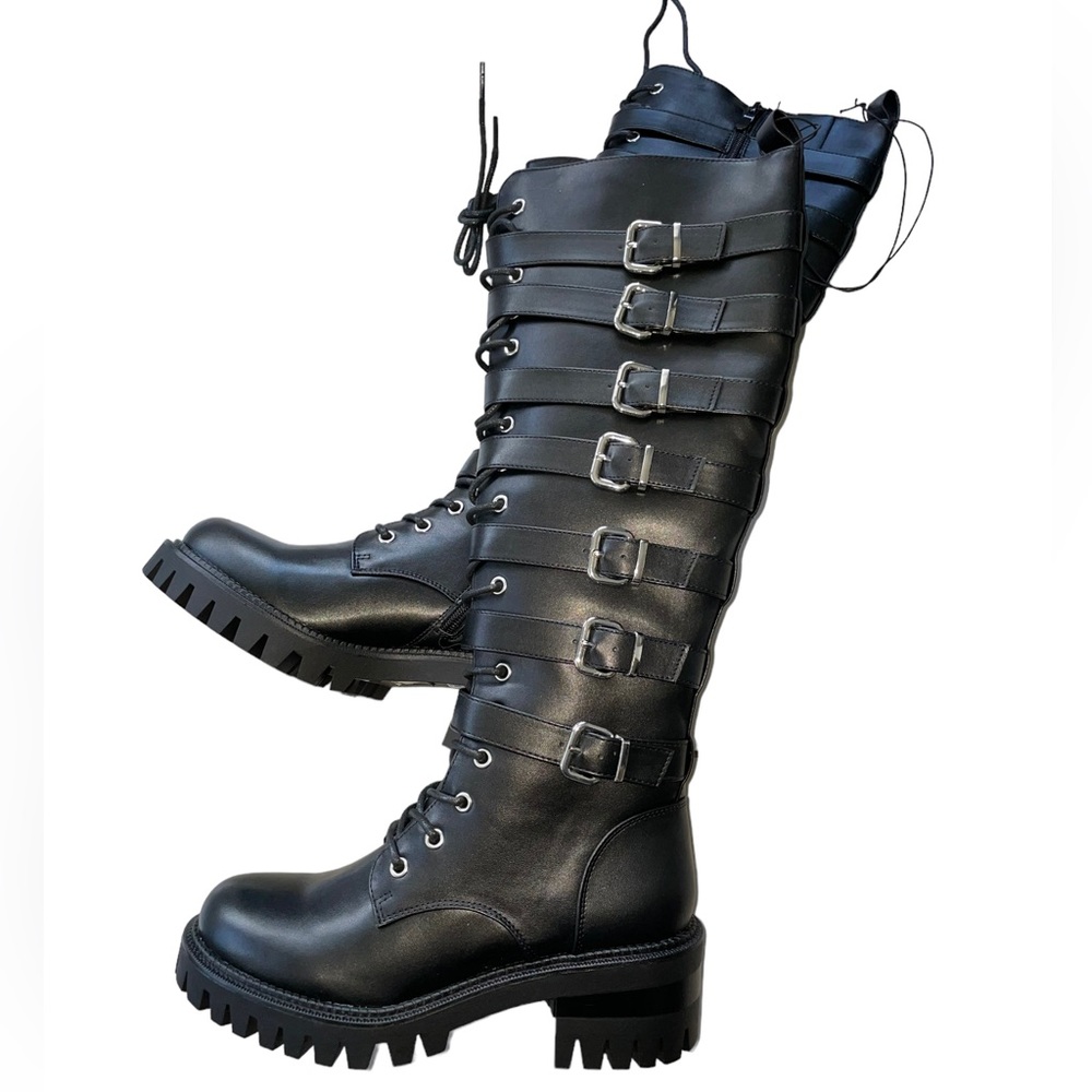 HOT TOPIC knee-High Laceup Buckle Combat Boots - NWT